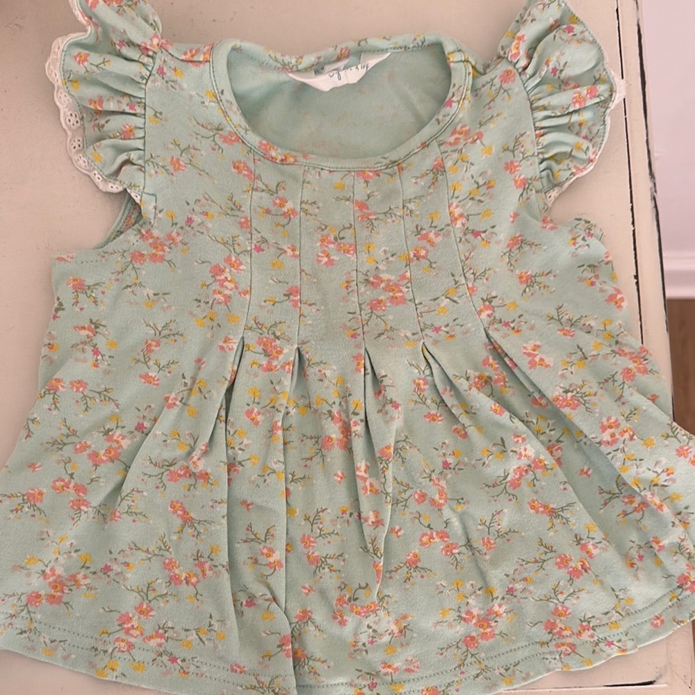 Toddler size 2 eyelet and ivy top play condition